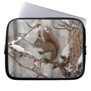 Winter Squirrel, Snö & Red Berries Julafton Design Laptop Fodral