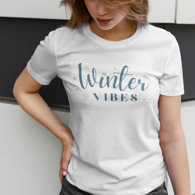 Winter Vibes Snowbollar och Snöflingor T Shirt (Skapare uppladdad)