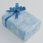 Winter Wonderland Blue frosty mönster Presentpapper<br><div class="desc">Denna häpnadsväckande pappra omslutning har en meriserande frost i mönster, som på ett vackert sätt fångar vintern. Den delikata designen visar upp smutsiga iskristaller i vita och ljusblå nyanser, vilket ger en känsla av frostig förtjusning. Den kontrasterande färg blandas harmoniskt och skapar en sund och lugn atmosfär. När du slår...</div>