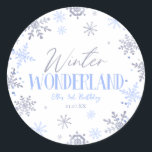 Winter Wonderland Blue Snowflake Födelsedagsfest Runt Klistermärke<br><div class="desc">Det här är Vinter Wonderland Blue Snowflake Födelsedagsfest Favor Stickers!</div>