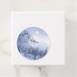 Winter wonderland dimspruce forest snö monogram gåvor etiketter