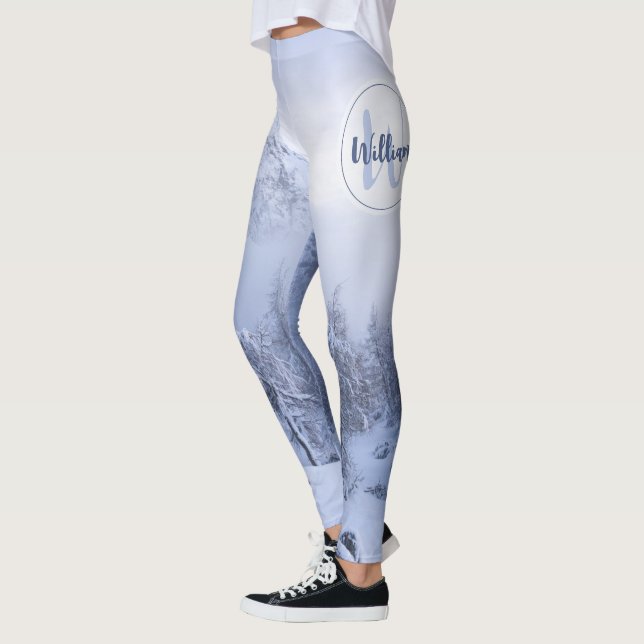 Winter wonderland dimspruce forest snö monogram leggings (Vänster)