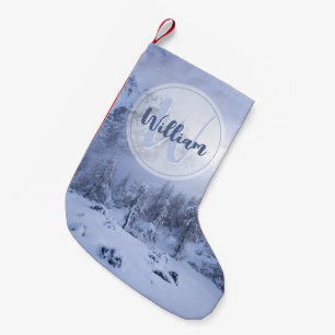 Winter wonderland dimspruce forest snö monogram liten julstrumpa