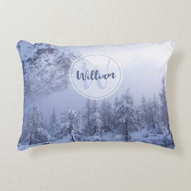 Winter wonderland dimspruce forest snö monogram prydnadskudde (Framsidan)