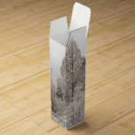 Winter Wonderland Vin Box Anpassningsbar liggande  Vinlåda<br><div class="desc">Winter Wonderland Vin Box Personlig Canadian Landcape Winter Forest Vin Boxes Bevackra Winter Gift Boxes Smyckeskrins Keepsak Nondenominational Helgdag Vin Boxes Anpassade Snö Covered Träd Boxes Gifts Mementos för manar, Women, Boys, Girls Click "Customize" för att lägga till mer text Välj Typsnitt och Anpassningsbar Färg Personlig Vin jul Snö Boxes...</div>