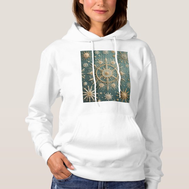 Winter's Golden Embrace: en snöflingserenat T Shirt (Framsida)