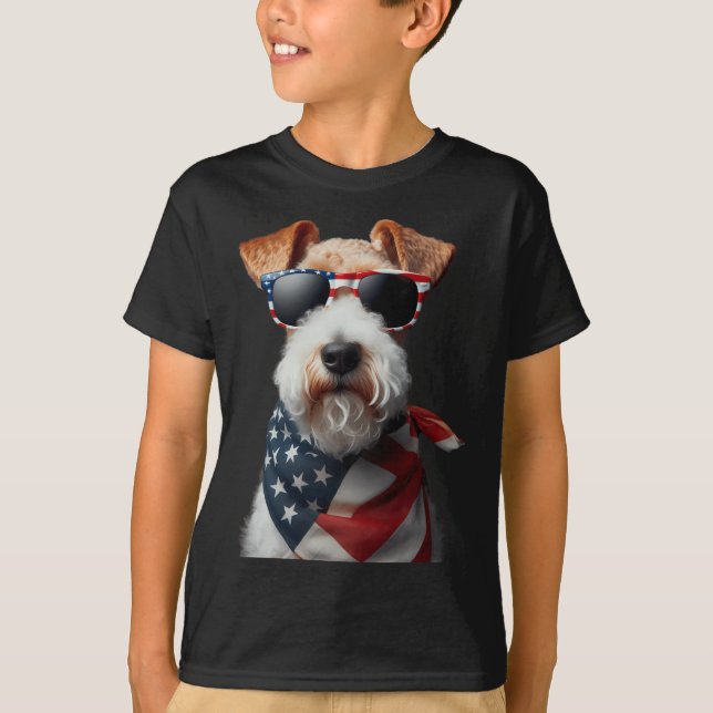 Wire Fox Terrier-Hund 4:e juli Amerikanska oberoen T Shirt (Framsida)