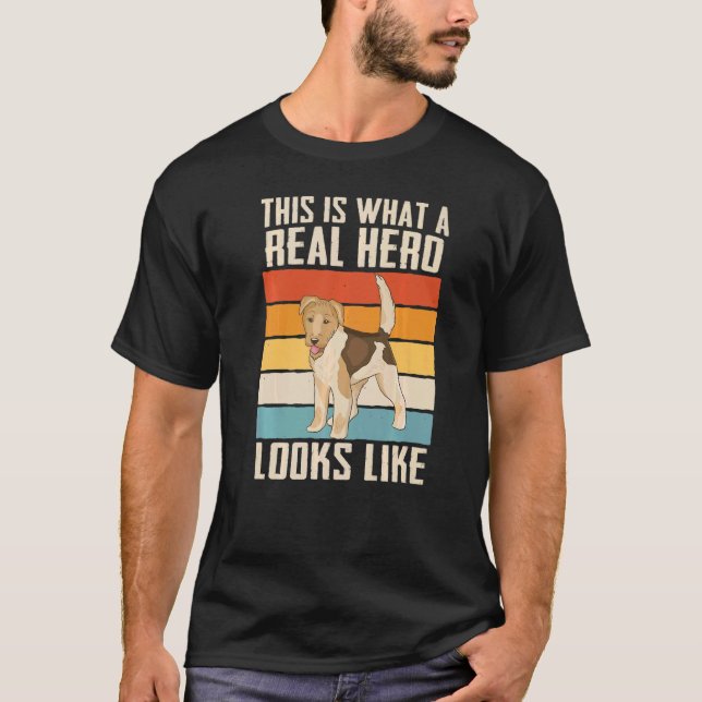 Wirehsted Fox Terrier hund Hero T Shirt (Framsida)