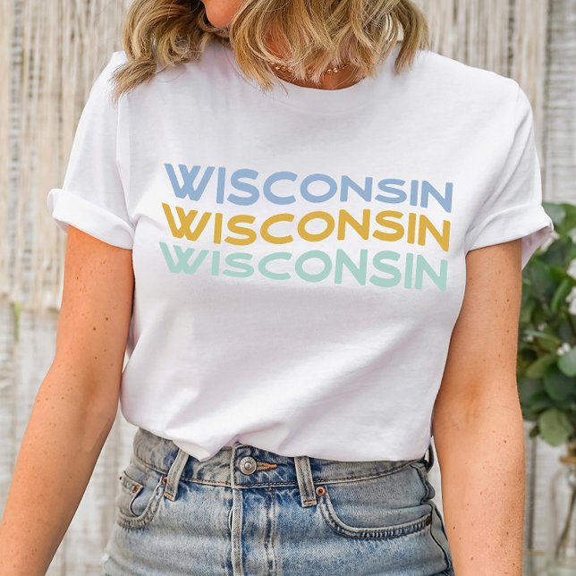 Wisconsin Groovy Vågigt textöverföring T Shirt (Embrace your Wisconsin pride with our "Wisconsin Groovy Wavy Text" Shirt – a trendy and spirited exp)