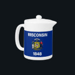Wisconsin Statlig flagga Tekanna<br><div class="desc">Lägg till lite Wisconsin-pride till tetiden med vår exklusiv-tekanna med flagga Wisconsin! Denna tekanna är mycket detaljerad och är mer än bara ett funktionellt köksföremål. Den är en firande av Wiscons kulturarv och kulturella pride. Elegantens utformning visningar på ett framträdande sätt ikonen Wisconsin statlig flagga och skapar den här tekannan...</div>
