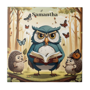Wise old uggla, fjärilar, hedgehogs Editable namn Kakelplatta