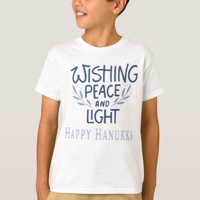 Wishing peace and light Happy Hanukkah T Shirt (Framsida)