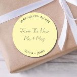 Wishing You Riches From The New Mr Mrs Wedding Bag Runt Klistermärke<br><div class="desc">Wishing You Riches From The New Mr Mrs Wedding Bag Classic Round Sticker</div>