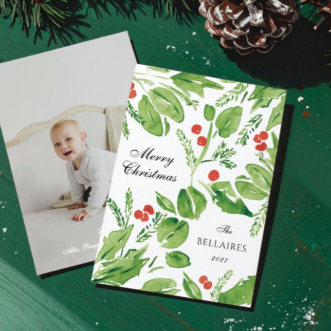 Wispy Holly Grönt och Red Watercolor Photo Julkort (Beautiful watercolor painted leaves and holly berries float through this flat photo holiday card.)