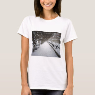 WisteriaPergola i vinter, Central Park, NYC T-shirt