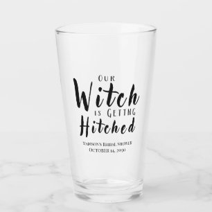 Witch håller på att bli påträffat i Halloween fest Glaskopp