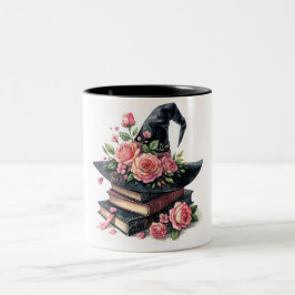 Witch Hat Bookstack med Rosa ros Två-Tonad Mugg