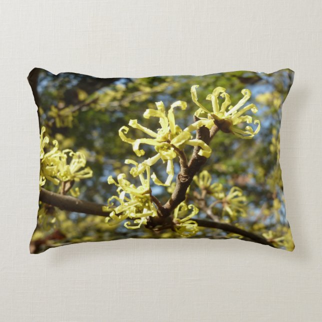 Witch Hazel Flowers Prydnadskudde (Framsidan)