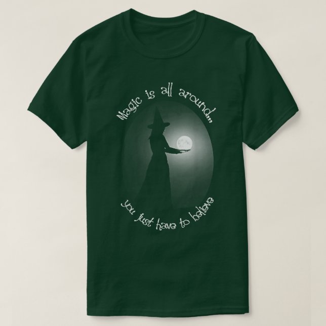 Witch Holding Måne Magic är över T Shirt (Design framsida)