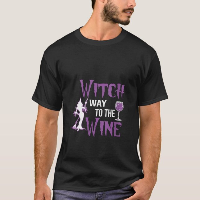 Witch mot Vin Halloween-hallon T Shirt (Framsida)