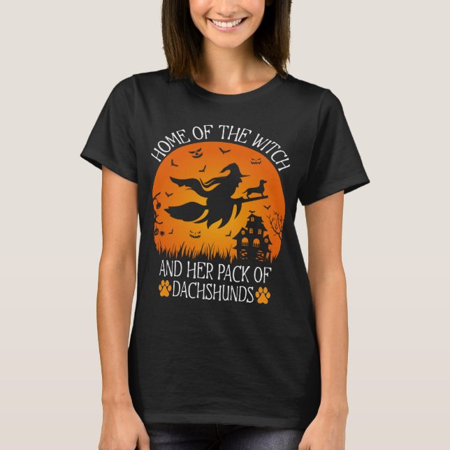 Witch och hennes paket med Dachshunds-Coola T Shirt (Framsida)