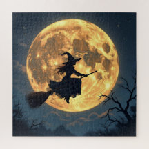 Witch på Broom med Full Moon Halloween