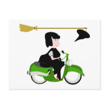 Witch Riding A Grönt Moped