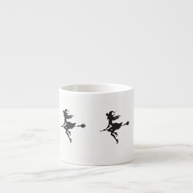 Witch Riding Broom Halloween Thunder_Cove Espressomugg (Framsidan)