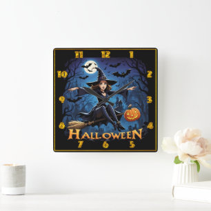 Witch soars över hemsökt stad på Halloween Fyrkantig Klocka