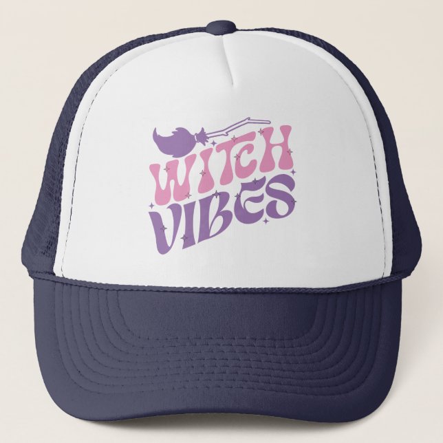 Witch Vibes Halloween Magic Broom Keps (Framsida)