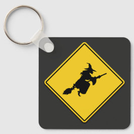Witch Warning Halloween Nyckelring