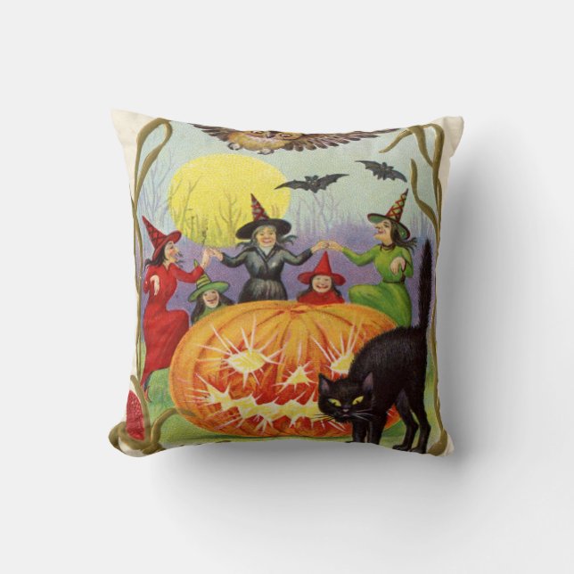 Witches Dancing Around Jack O'Lantern Kudde (Framsida)