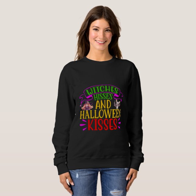 Witches Hisses och Halloween Kisses T Shirt (Hel framsida)