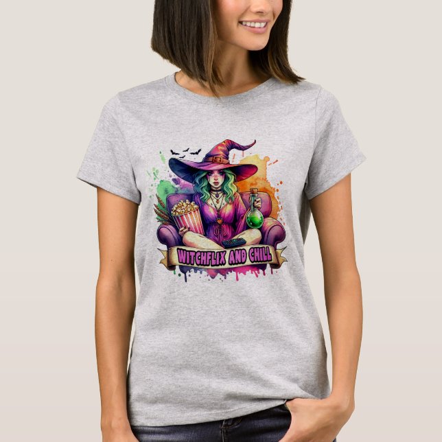 "Witchflix and Chill – Fun Witch Design for Hallow T Shirt (Framsida)