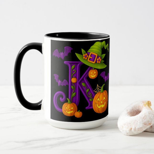 Witchy Halloween Initial ’K’ Mugg (Med munk)