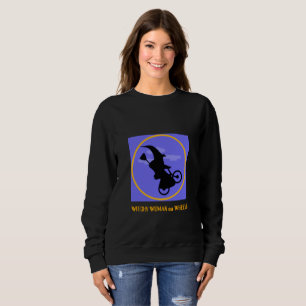Witchy kvinna på hjul för Halloween Tröja