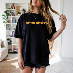 Witchy Wisdom halloween hat lila typography T Shirt