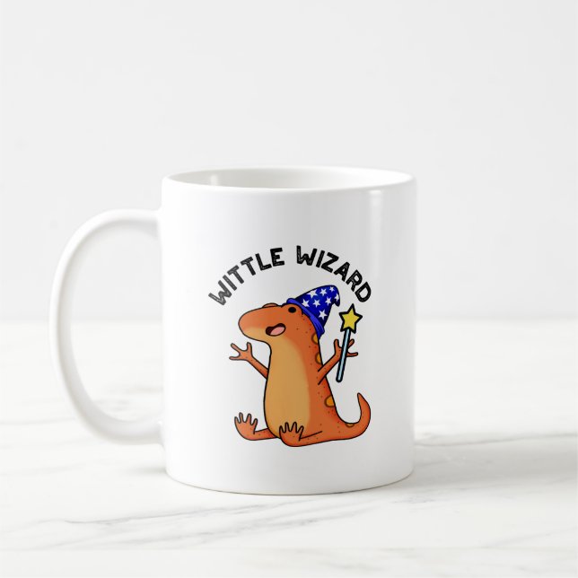 Wittle Wizard Funny Lizard Pun Kaffemugg (Vänster)