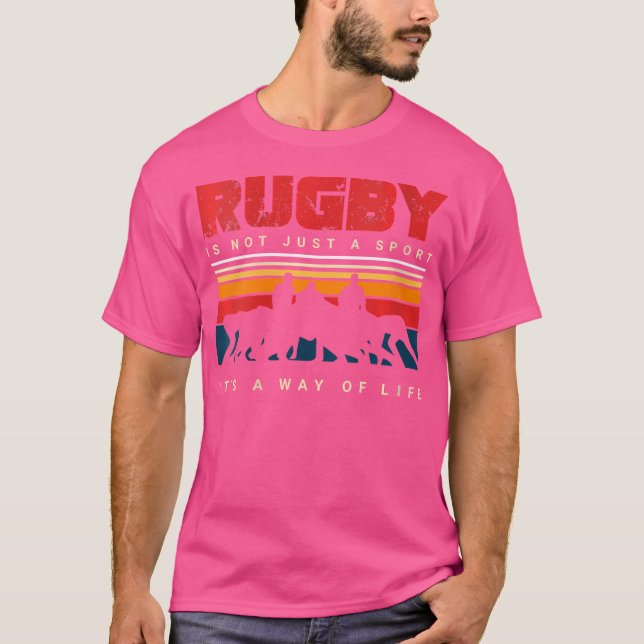 Wo Rugby Player och ta dig ner eller ner för en T Shirt (Framsida)