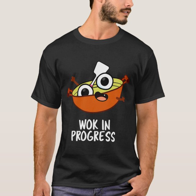 Wok pågår rolig matlagning pun  t shirt (Framsida)
