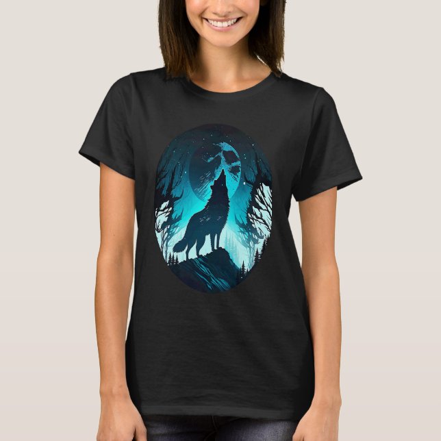 Wolf Howling at Moon on a Cold Night Amazing Natur T Shirt (Framsida)
