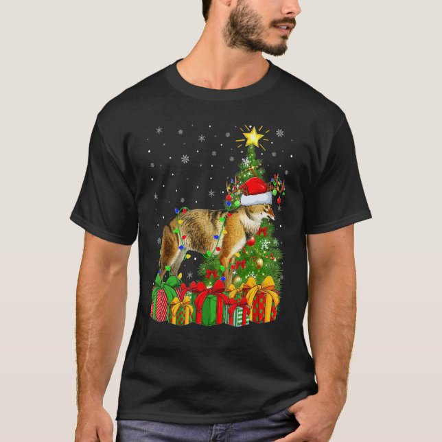Wolf   Xmas Holiday Santa Wolf Christmas Tree T Shirt (Framsida)