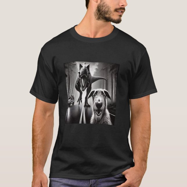Wolfhound Äventyr i Jurassic Forest T Shirt (Framsida)