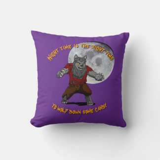 Wolfing down candy Pillow Kudde