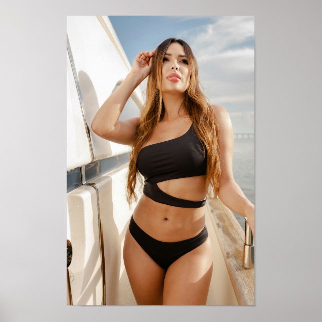 Woman Enjoying A Sunny Day On A Yacht Poster (Framsidan)