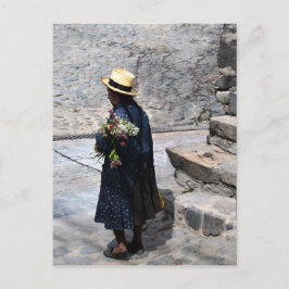 Woman Holding Flowers, Ollantaytambo, Peru (Vert) Vykort