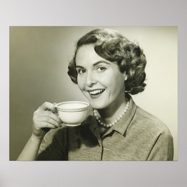 Woman Holding Kopp Poster (Framsidan)