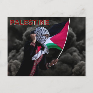 Woman Holding Palestinian Flagga Vykort