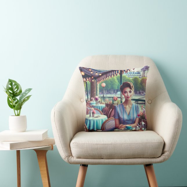 Woman in restaurant Throw Pillow Kudde (Stol)