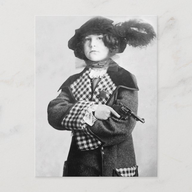Woman med Pistol, 1910 Vykort (Framsida)